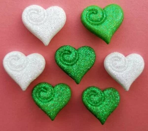 Craft Buttons IRISH GLITTER HEARTS Green White Christmas St Patrick's Day Love - Bild 1 von 2