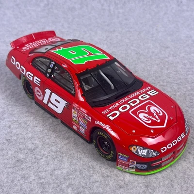 Jeremy Mayfield #19 Dodge 2002 Intrepid R/T Mac Tools 1:24 azione NASCAR pressofuso - Immagine 1 di 4