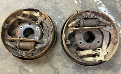 Jeep CJ 1979-86 OEM CARGADO AMC 20 10" placas de respaldo de freno CJ5 CJ7 CJ8 estacionamiento Foto 1 de 4