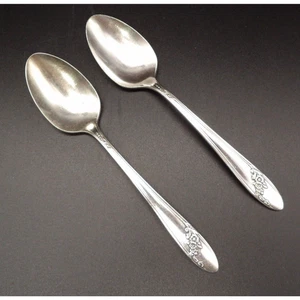 Oneida Community Tudor Plate 1946 Queen Bess II Set of 2 Teaspoons 6" Vintage - Picture 1 of 5