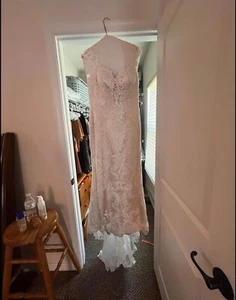 Beautiful Casablanca Wedding Dress, size 12. Built in PUSH UP bra! - Picture 1 of 5