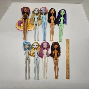 Monster High DOLL LOTTO di 9 - No Arms OOAK - Amanita How Do You Boo? Lagoona RARA - Foto 1 di 12