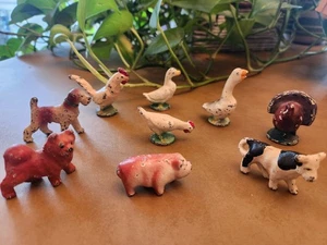 9 alte Miniatur Gusseisen Tiere Enten Huhn Hunde Truthahn Schwein - Bild 1 von 7