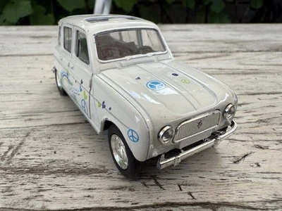 Renault 4 R4 diecast model car - Welly 1:34 - Image 1 of 4