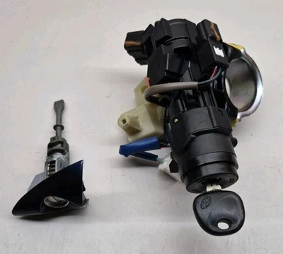 2011-2016 HYUNDAI ELANTRA IGNITION SWITCH ASSEMBLY WITH KEY & Door Lock  - Image 1 of 4