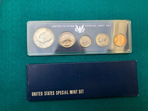 1966 uncirculated Special Mint set in original package Cover