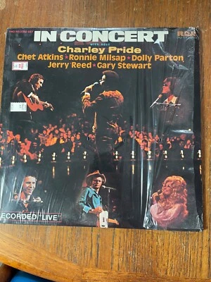 Виниловая двойная пластинка In Concert With Host Charley Pride 1975 RCA CPL2 1014 очень хорошее состояние - Изображение 1 из 4
