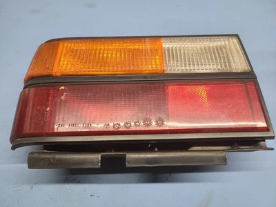 Luz trasera izquierda Renault Alliance 1983 1984 1985 1986 LOC-160DG Foto 1 de 4