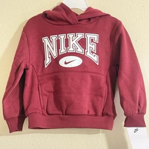NUOVA FELPA CON CAPPUCCIO RAGAZZO NIKE SPORTSWEAR CLUB FODERATA IN PILE TAGLIA 2T ROSSO SCURO $38 - Foto 1 di 4