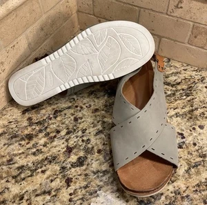 Cobb Hill May Women's 9 W GRAY Criss Cross Nubuck Sling Back Sandals - Picture 1 of 7