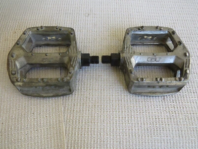 GT PEDALS SILVER 1/2" BMX FREESTYLE RACE PRO PEFORMER WORLD TOUR CRUISER - Image 1 of 4