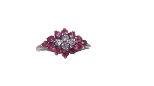 Anello Rubino Vintage 2005 Avon Argento Sterling Lab Creato con Accenti Zirconia - Taglia 6 - Foto 1 di 6