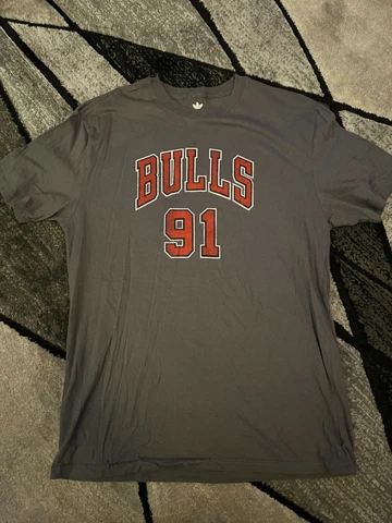 Size Medium - Adidas Men's Vintage Dennis Rodman Chicago Bulls Jersey Shirt Cover