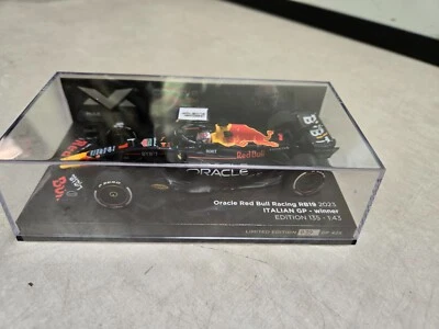 Verstappen 1:43 RB19 GP Monza 2023 Winner Donkerblauw Italian Limited Edition - Image 1 of 4