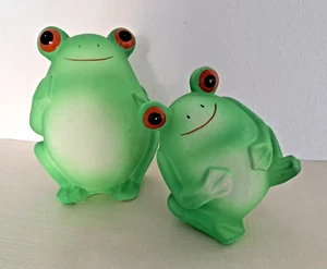 ⭐Dekofiguren - Froschfamilie/Frösche - Ton/Garten/Terrasse/Haus - NEU - 2 Stück⭐ - Bild 1 von 1