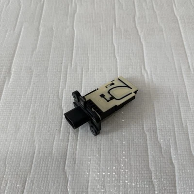 Sensor medidor de flujo de aire másico Infiniti Q50 Q60 2016-2023 3,0 L 22680-7131R Foto 1 de 4