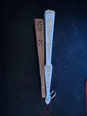 hand held folding fans  - Image 1 of 4