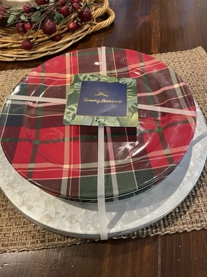 Juego de platos de cena y cargador a cuadros escoceses TOMMY BAHAMA 4+4 melamina Navidad 11" Foto 1 de 4