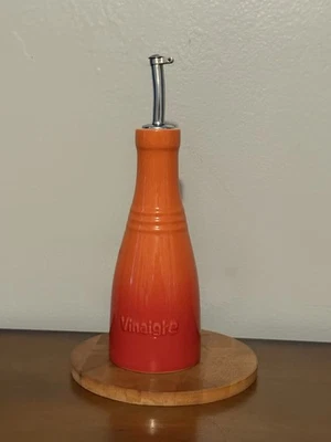 De colección Le Creuset Gres 9” Vinagre Clásico Cruet Llama Naranja Ombré Vinagre Foto 1 de 4
