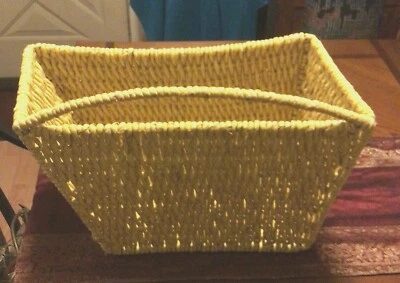 Lovely Wicker Handmade Hanging Decoration Rectangular Basket/ w Handle  - Image 1 of 4
