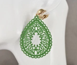 Green Clip On earrings filigree teardrop pendant clips lightweight 2.5" long - Picture 1 of 10