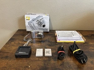 Nikon COOLPIX 4200 4.0MP Digital Camera Silver 2 Batteries Charger Manual Read - Picture 1 of 14