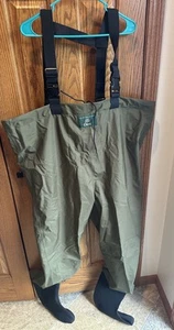 Orvis Clearwater Waders With Belt NEW! Dark Olive Size Medium MK Bonus Leader - Picture 1 of 15