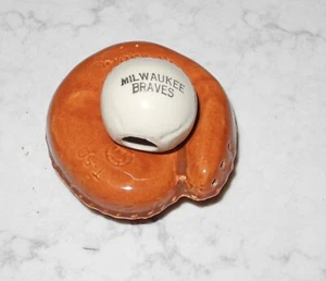 1950's Baseball Milwaukee Braves World Series Souvenir Ceramic Salt & Pepper - Picture 1 of 5