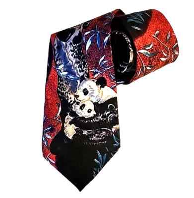 Endangered Panda Bear Silk Tie by 417 Van Heusen Vintage Red Black Made in USA Foto 1 de 4