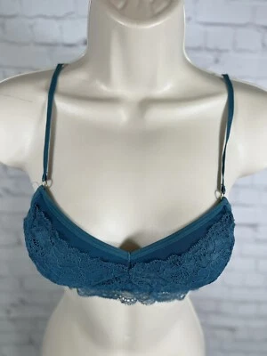 Bralette Urban Out From Under Teal de encaje corte bajo sin forro talla pequeña Foto 1 de 4
