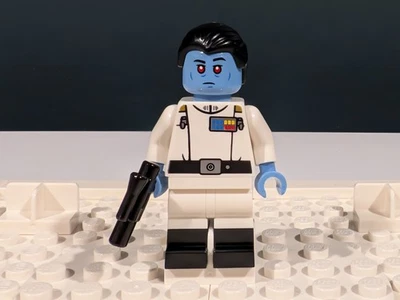 LEGO Star Wars Grand Admiral Thrawn Minifigure SW1356 From Peridea Set 75375 - Image 1 of 4