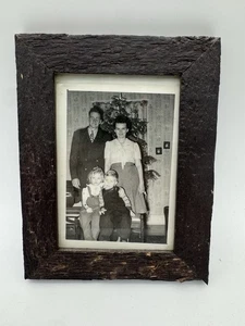 1940s Christmas Family Photo in Rustic Wood Frame Everett Ilah Joyce Butch MCM - Picture 1 of 8
