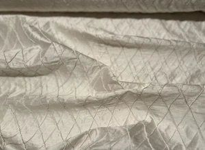 White 2" Diamond Pintuck Shantung Dupioni 100% Silk Fabric, 48" W (EB-802A) - Bild 1 von 1