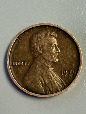 1979 - NO Mint Mark - Finned Rim  - Die Error penny - Image 1 of 4