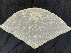 Gorgeous French 1860s Lace Bonnet - Hand embroidery on linon - Floral design - Picture 1 of 9