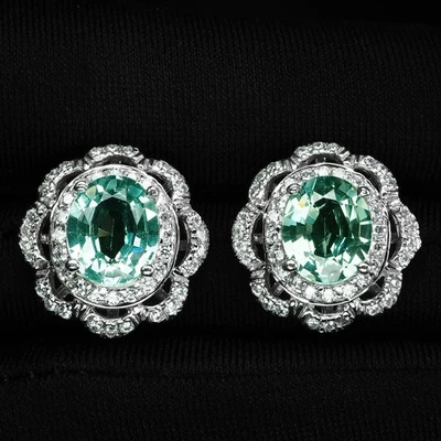 Elegantes pendientes pavé hechos a mano de plata de ley 925 ovalados de turmalina verde de 6,15 quilates Foto 1 de 4
