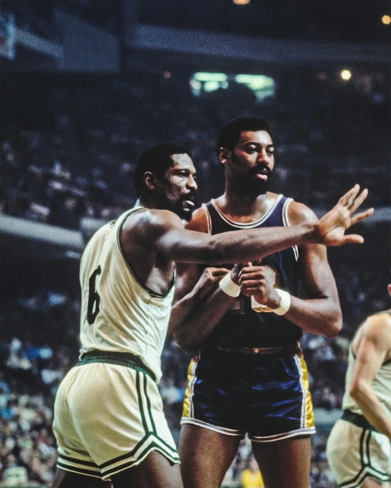 比尔·拉塞尔和威尔特·张伯伦凯尔特人湖人队 8 x 10 复古 NBA 篮球照片 — 第 1/1 张图片