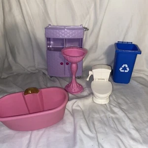Accesorios para muñecas Barbie artículos para casa de muñecas. Fuera de marca. Bañera. Orinal para Barbie - Imagen 1 de 4