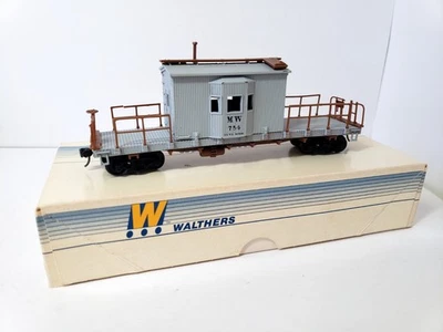 Walthers HO 42 FT Work/Transfer Caboose MOW #754 - Image 1 of 4