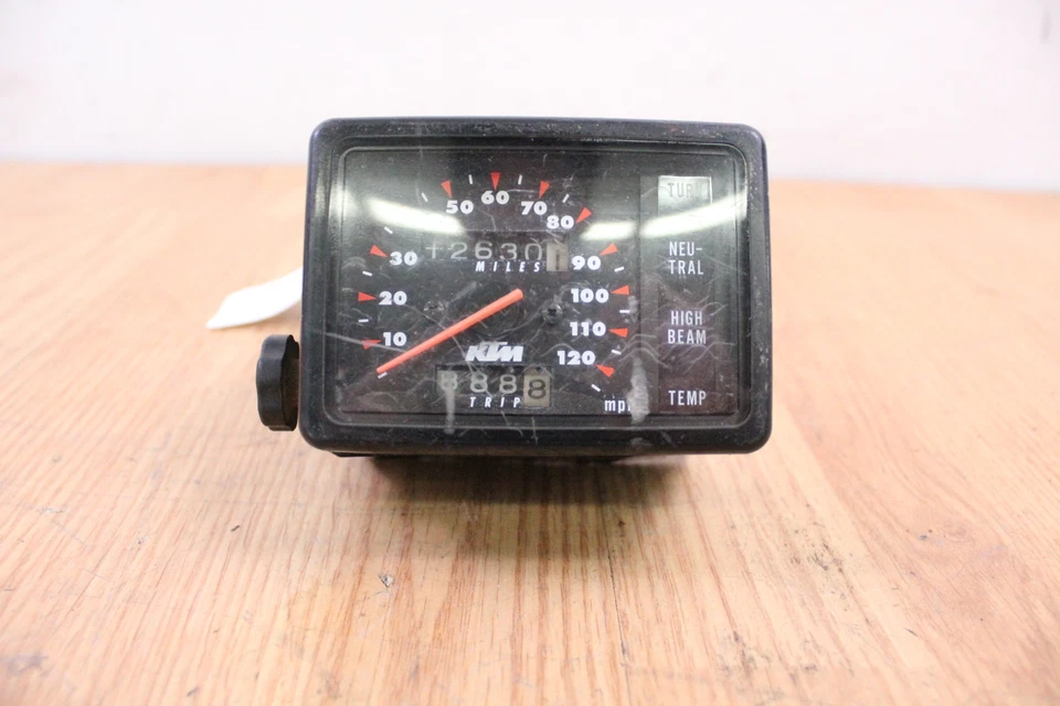 KTM 620 EGS 1996 velocímetro 12630 millas Foto 1 de 4