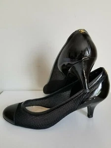 CHANEL CITY LIGHT Black Mesh Patent Gold CC Logo Cap Toe Pumps 40 I LOVE SHOES - Picture 1 of 9