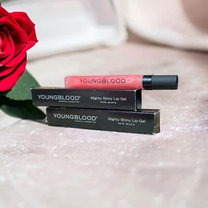 2 Youngblood Mighty Shiny Gel labbra - Rivelato 0,25 oz/7 g - Foto 1 di 8