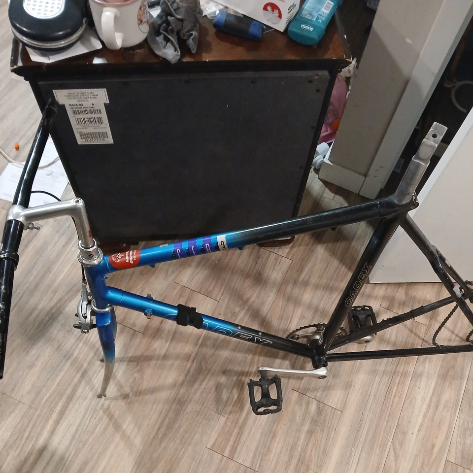 carbon fiber cadex by giant vintage frame - Image 1 of 3