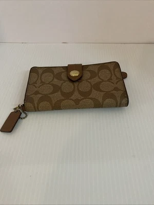 Coach Signature SnapWristlet Light Khaki / Chalk Brown No Strap - Image 1 of 4
