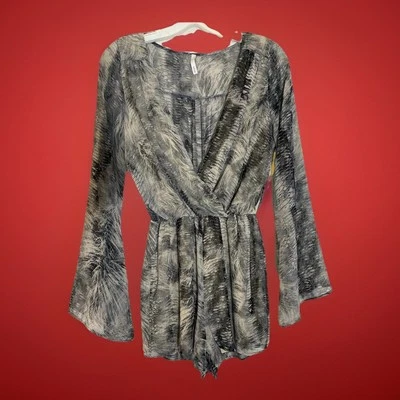 Mameluco Estampado Animal Serpiente Salvia Talla S Manga Campana Malla Gasa Cuello Mob Baddie Foto 1 de 4