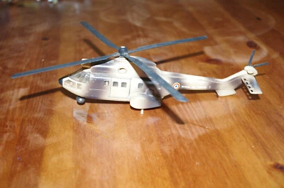 SOLIDO HELICOPTERE PUMA SABLE 1/60 bon état,manque roues et une pale du rotor - Photo 1/3