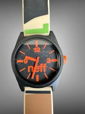 Reloj Neff Daily Hombre 43mm Negro Naranja Dial 50M Banda Camuflada Batería Nueva Foto 1 de 4