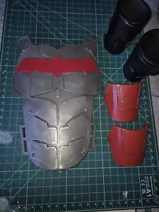 Batman Capucha Roja Pecho Armadura Disfraz Adulto Hombre DC Comics Juegos con disfraces Versión Plateada - Imagen 1 de 14