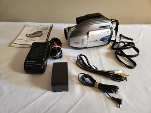 AS-IS Panasonic Palmcorder PV-L452D VHS-C Analog Camcorders Repair Or Parts Only - Picture 1 of 9