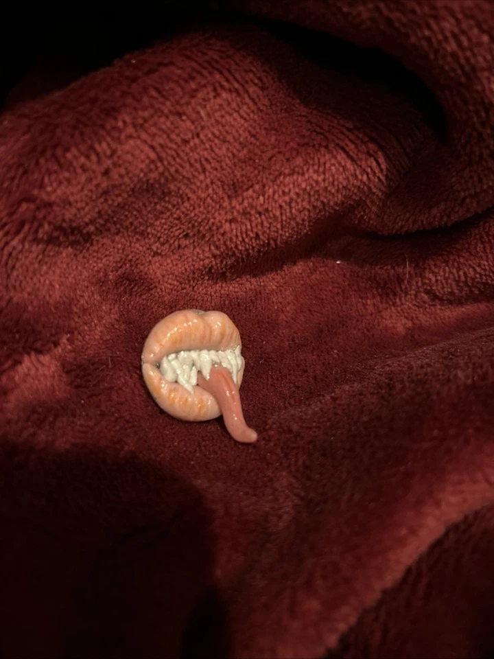 Брошь Bite Me - Изображение 1 из 1